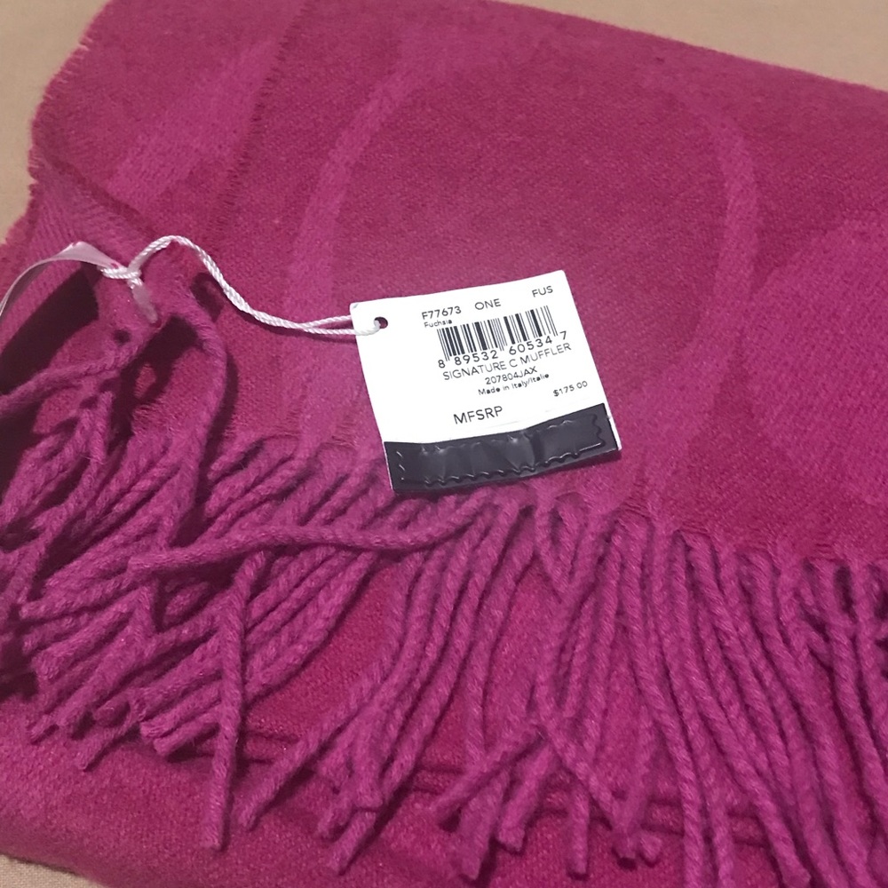 Coach signature pink scarf - Picture 2 of 5